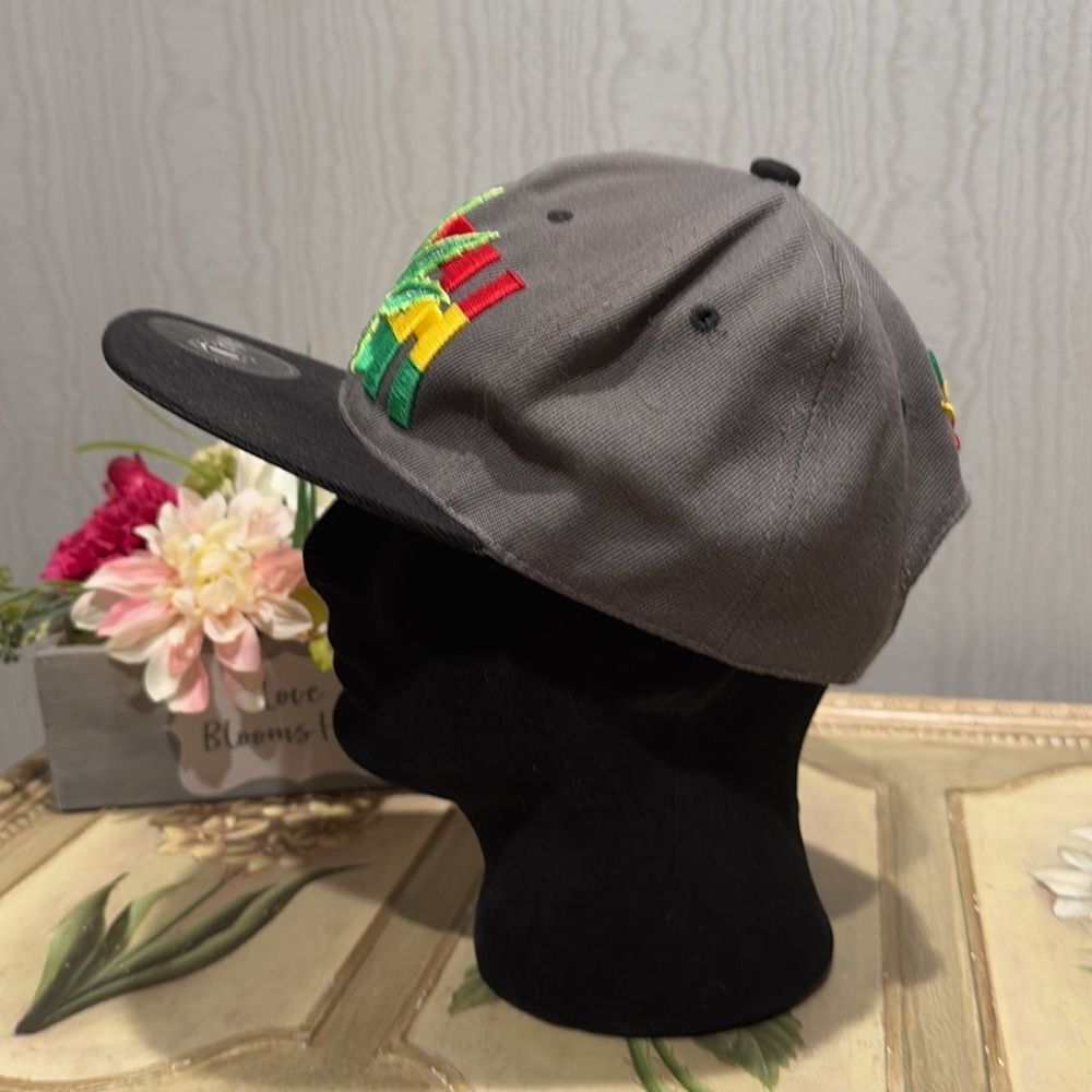 HowD Jamaican KUSH Marijuana Leaf Front Back Embroidery Snapback Cap Hat Unisex - Picture 5 of 15